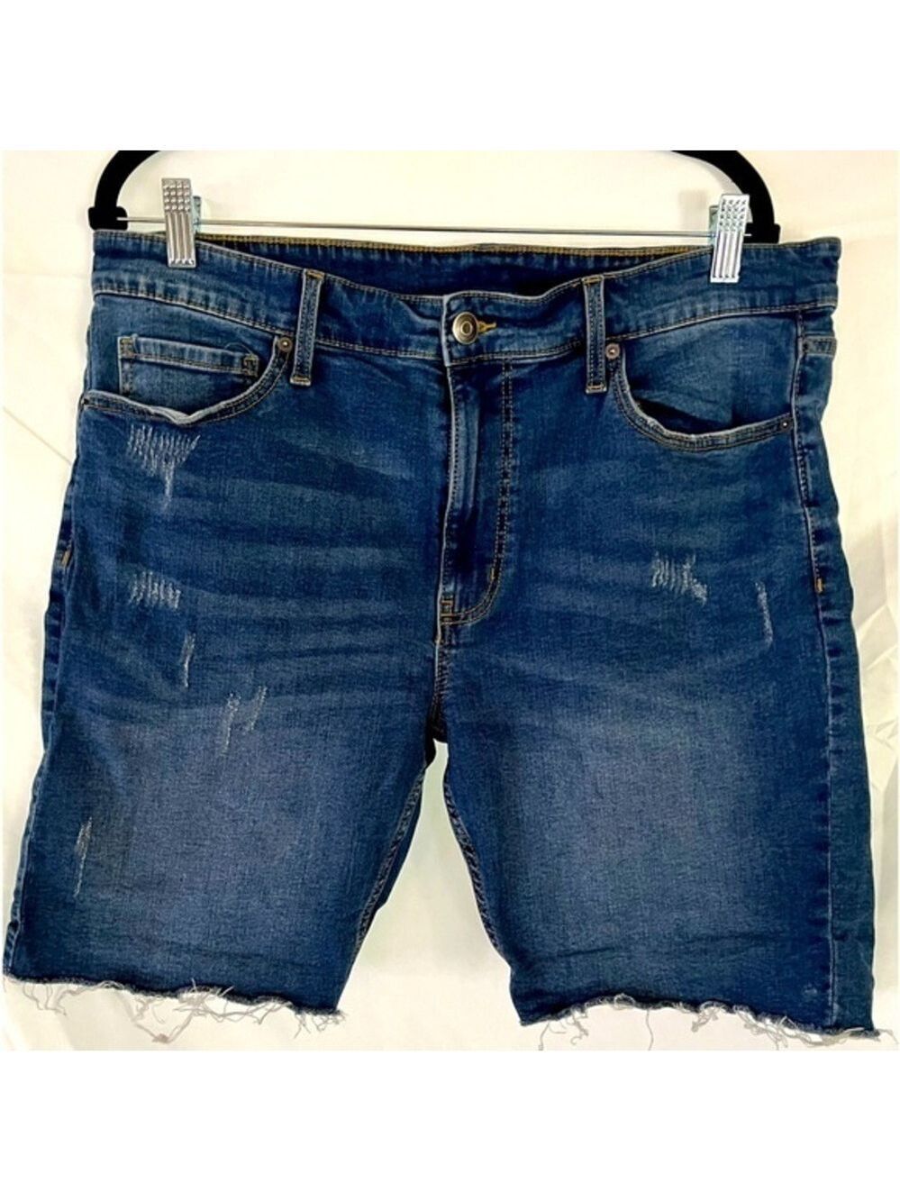 No Boundaries Jean shorts, size 36, distressed, cutoffs. New no tags.
